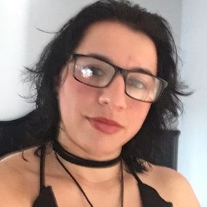 Meet your Posher, Dinora